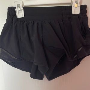 Lululemon Hotty Hot Shorts 2.5”